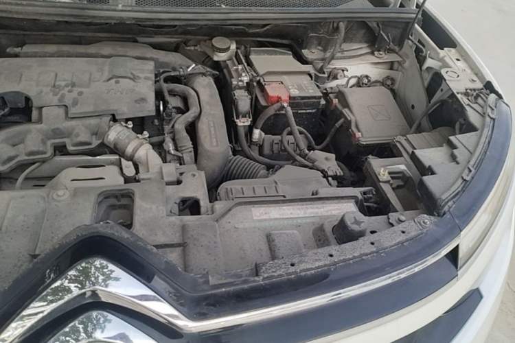 Used Citroen C5 AIRCROSS 2017 350THP Fashion Edition Engine Bay Left