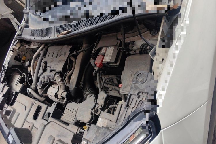 Used Citroen C5 AIRCROSS 2017 350THP Fashion Edition Engine Bay Left