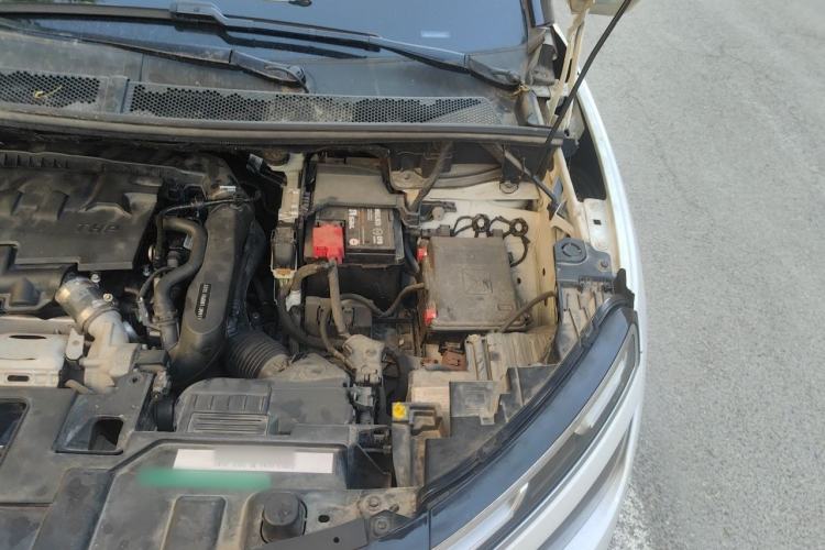 Used Citroen C5 AIRCROSS 2017 350THP Fashion Edition Engine Bay Left