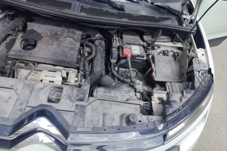 Used Citroen C5 AIRCROSS 2017 380THP Fashion Edition Engine Bay Left