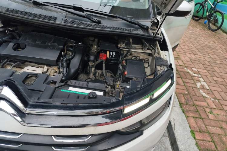 Used Citroen C5 AIRCROSS 2017 380THP Luxury Model Engine Bay Left