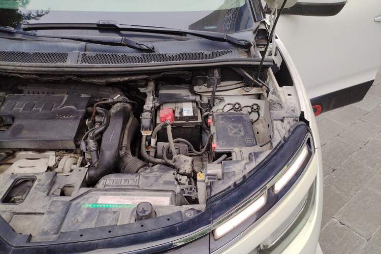 Used Citroen C5 AIRCROSS 2017 380THP Luxury Model Engine Bay Left