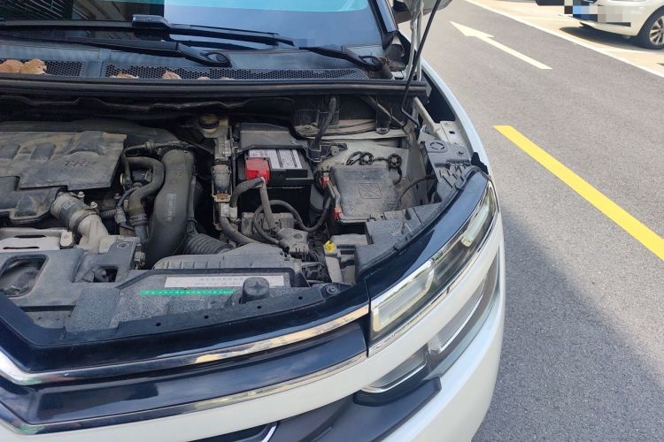 Used Citroen C5 AIRCROSS 2017 350THP Fashion Edition Engine Bay Left