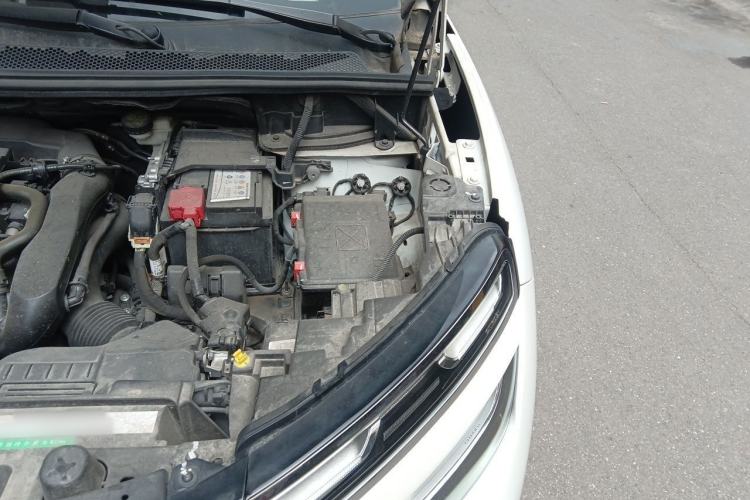 Used Citroen C5 AIRCROSS 2017 350THP Fashion Edition Engine Bay Left
