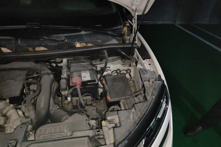 Used Citroen C5 AIRCROSS 2017 350THP Luxury Model Engine Bay Left