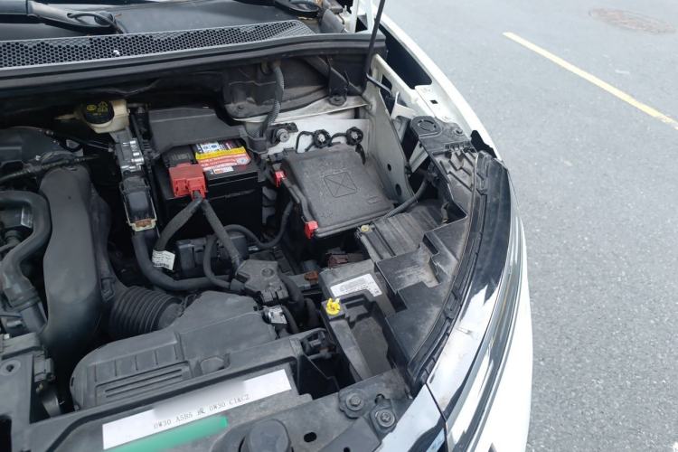 Used Citroen C5 AIRCROSS 2017 350THP Fashion Edition Engine Bay Left
