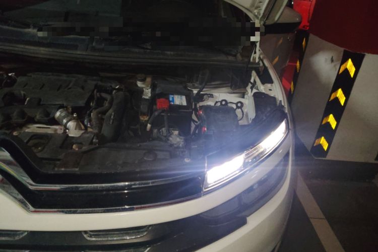 Used Citroen C5 AIRCROSS 2017 350THP Fashion Edition Engine Bay Left