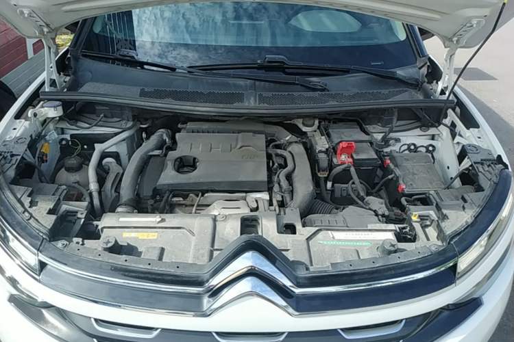 Used Citroen C5 AIRCROSS 2017 380THP Fashion Edition Engine Bay