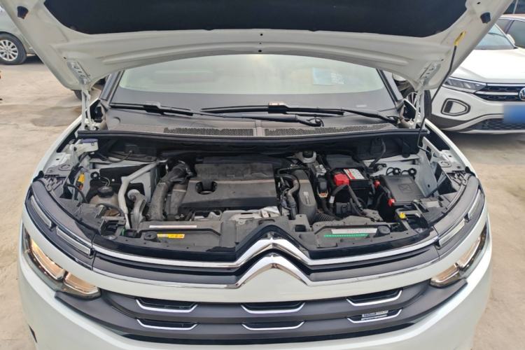 Used Citroen C5 AIRCROSS 2017 380THP Luxury Model Engine Bay