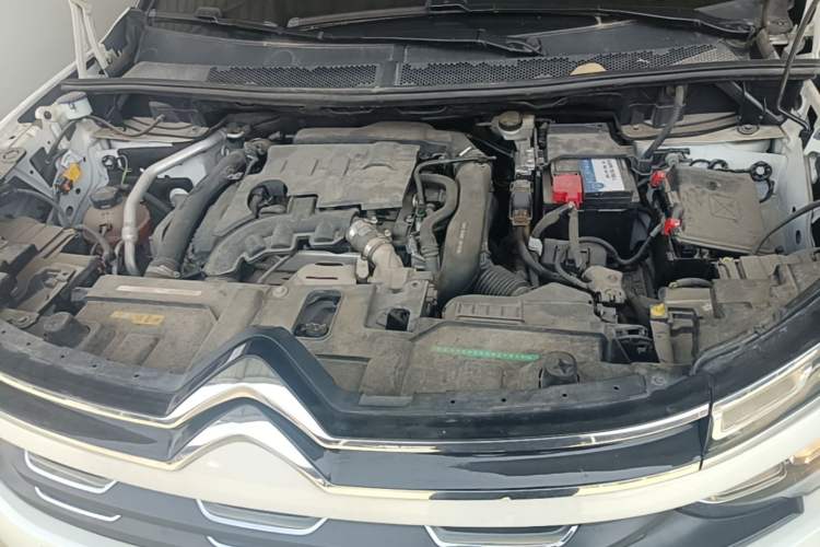 Used Citroen C5 AIRCROSS 2017 350THP Fashion Edition Engine Bay