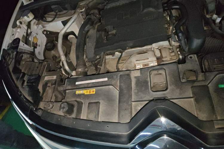 Used Citroen C5 AIRCROSS 2017 380THP Luxury Model Engine Bay Right