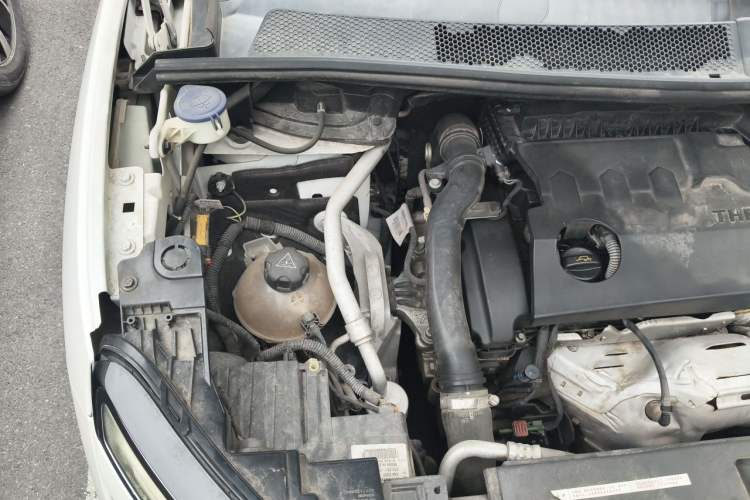 Used Citroen C5 AIRCROSS 2017 380THP Fashion Edition Engine Bay Right