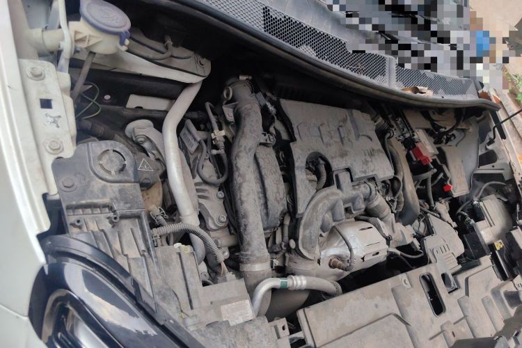 Used Citroen C5 AIRCROSS 2017 350THP Fashion Edition Engine Bay Right
