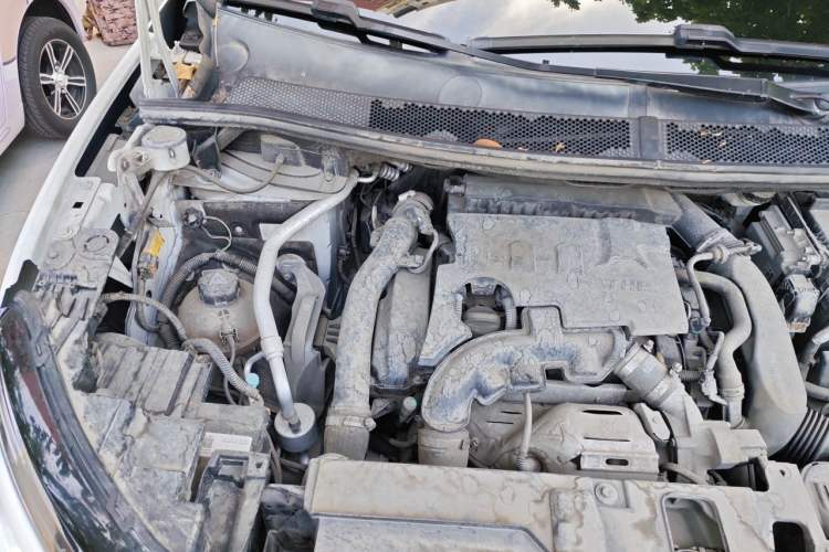 Used Citroen C5 AIRCROSS 2017 350THP Fashion Edition Engine Bay Right