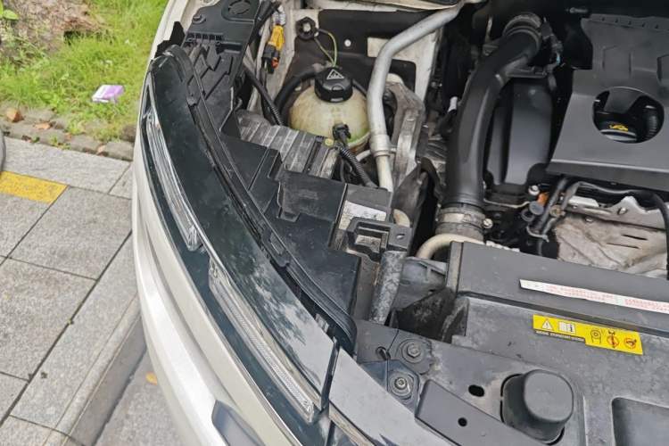 Used Citroen C5 AIRCROSS 2017 380THP Luxury Model Engine Bay Right