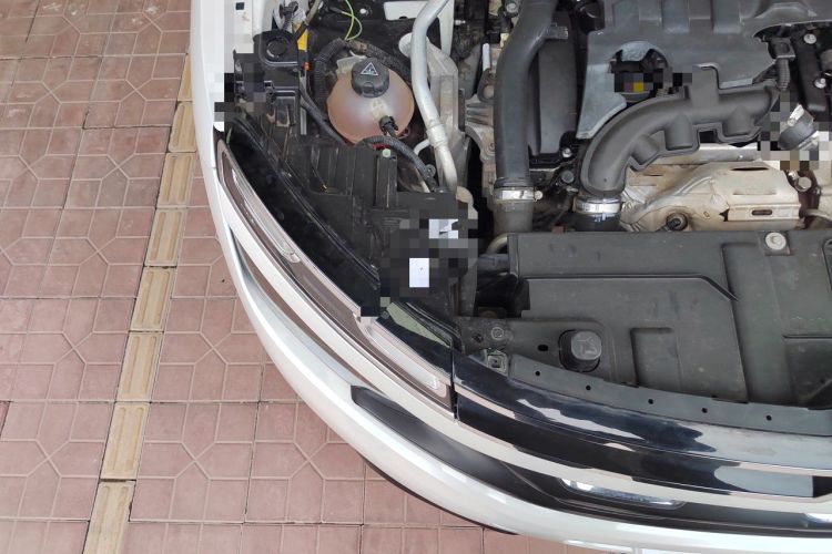 Used Citroen C5 AIRCROSS 2017 350THP Fashion Edition Engine Bay Right
