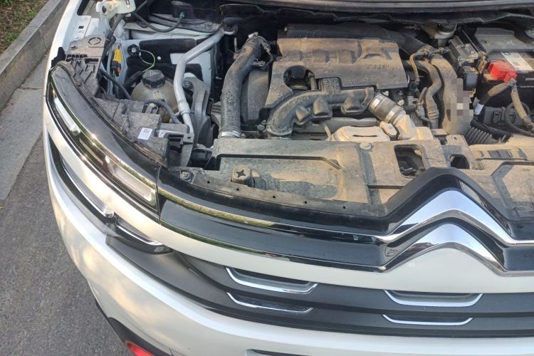 Used Citroen C5 AIRCROSS 2017 350THP Fashion Edition Engine Bay Right