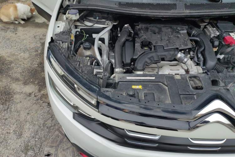 Used Citroen C5 AIRCROSS 2017 350THP Fashion Edition Engine Bay Right