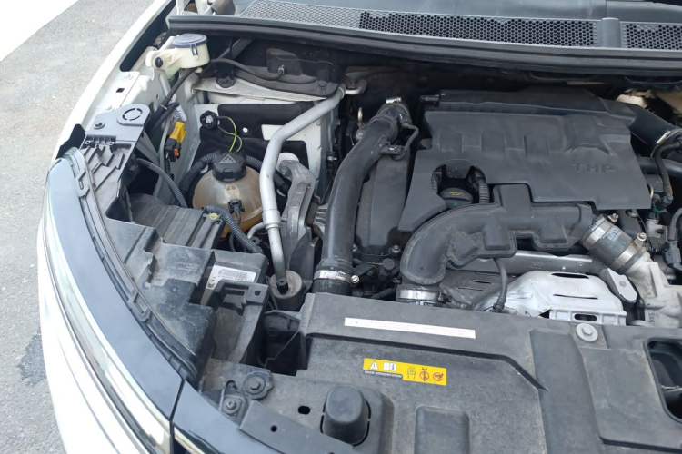 Used Citroen C5 AIRCROSS 2017 350THP Fashion Edition Engine Bay Right