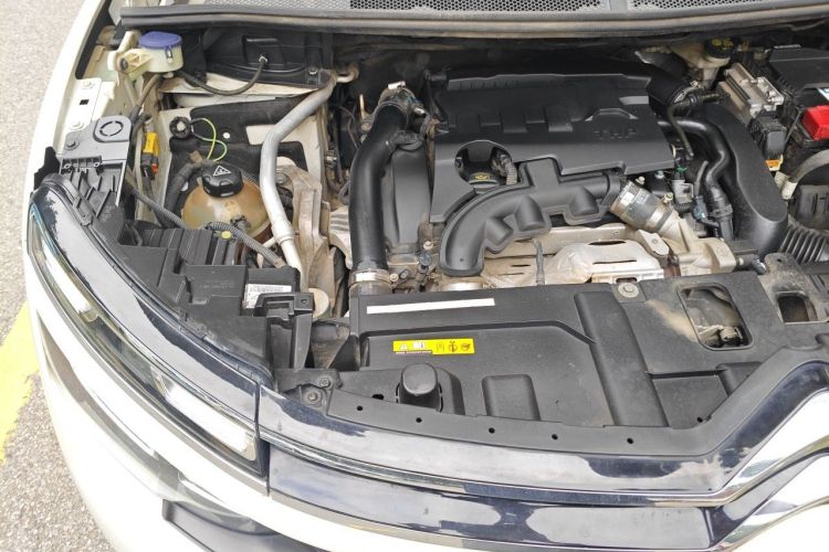 Used Citroen C5 AIRCROSS 2017 350THP Fashion Edition Engine Bay Right
