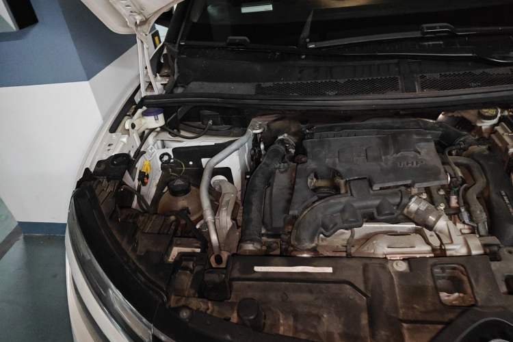 Used Citroen C5 AIRCROSS 2017 350THP Fashion Edition Engine Bay Right