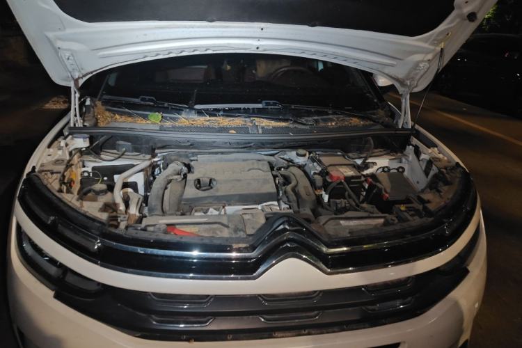 Used Citroen C5 AIRCROSS 2017 380THP Luxury Model Engine Bay