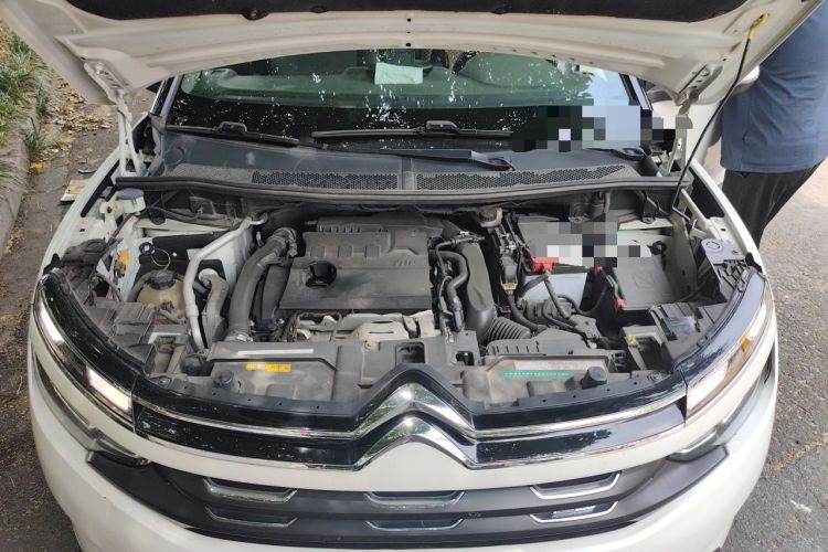 Used Citroen C5 AIRCROSS 2017 380THP Fashion Edition Engine Bay