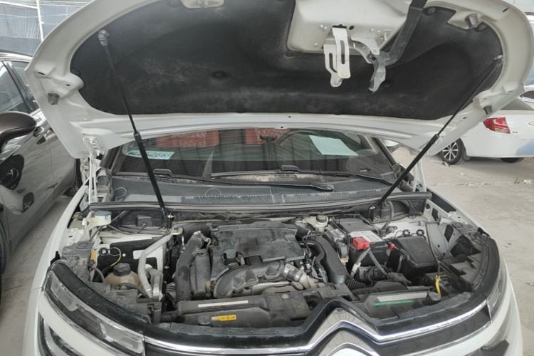Used Citroen C5 AIRCROSS 2017 350THP Fashion Edition Engine Bay