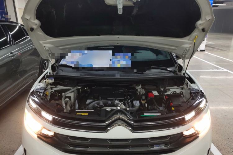 Used Citroen C5 AIRCROSS 2017 350THP Fashion Edition Engine Bay