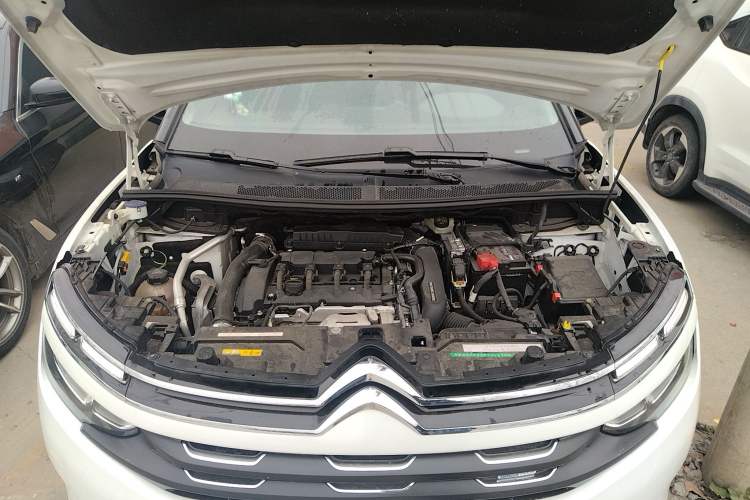 Used Citroen C5 AIRCROSS 2017 380THP Luxury Model Engine Bay
