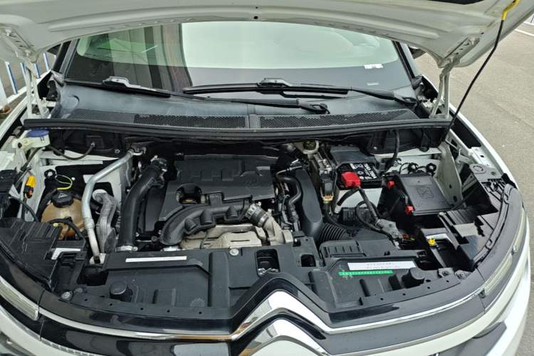 Used Citroen C5 AIRCROSS 2017 350THP Luxury Model Engine Bay