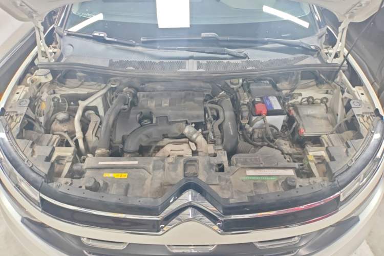 Used Citroen C5 AIRCROSS 2017 350THP Fashion Edition Engine Bay