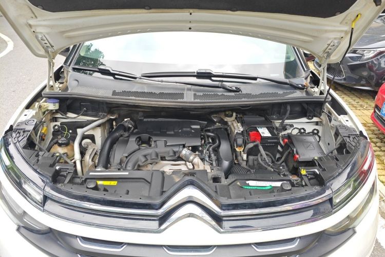 Used Citroen C5 AIRCROSS 2017 350THP Fashion Edition Engine Bay