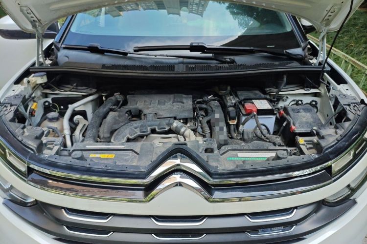 Used Citroen C5 AIRCROSS 2017 350THP Fashion Edition Engine Bay