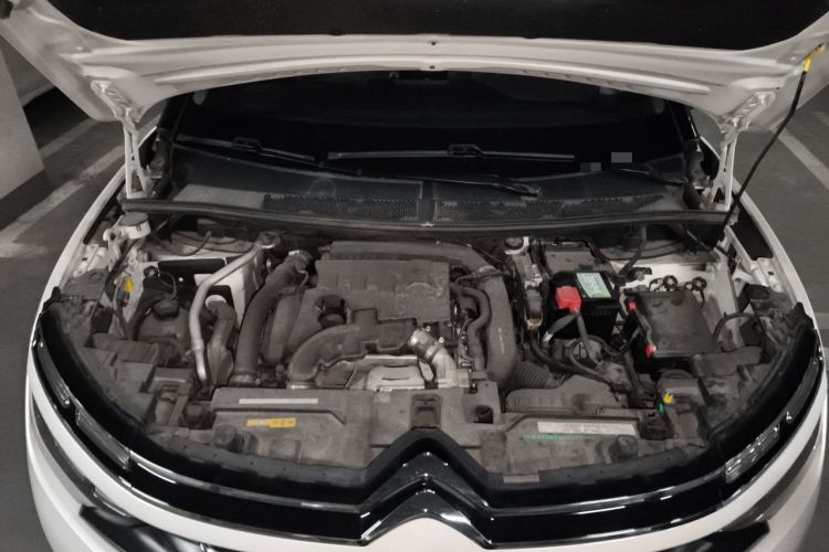 Used Citroen C5 AIRCROSS 2017 350THP Luxury Model Engine Bay