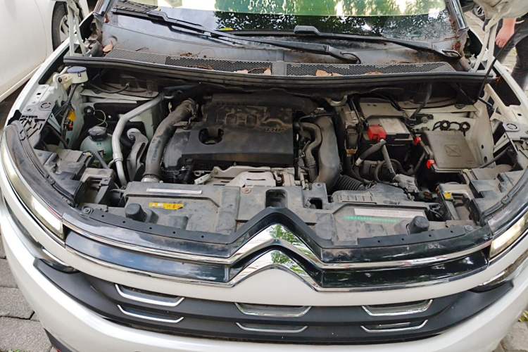 Used Citroen C5 AIRCROSS 2017 380THP Fashion Edition Engine Bay