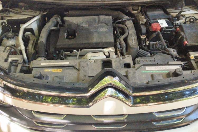 Used Citroen C5 AIRCROSS 2017 380THP Luxury Model Engine Bay