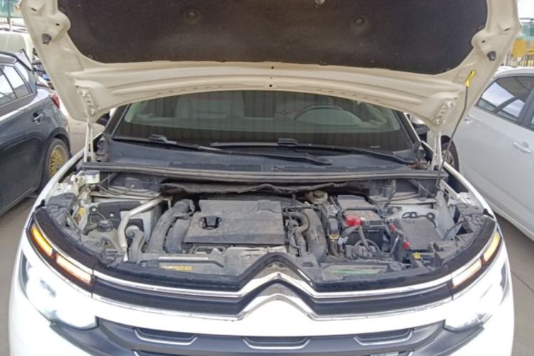 Used Citroen C5 AIRCROSS 2017 380THP Luxury Model Engine Bay
