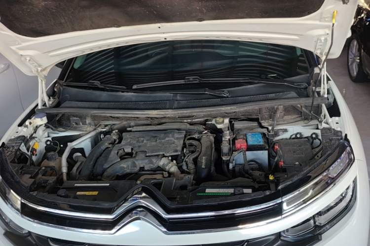 Used Citroen C5 AIRCROSS 2017 350THP Fashion Edition Engine Bay