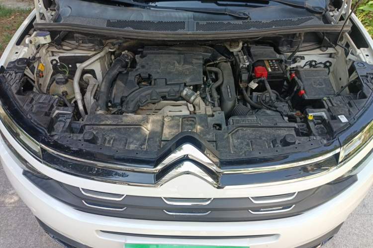 Used Citroen C5 AIRCROSS 2017 350THP Fashion Edition Engine Bay