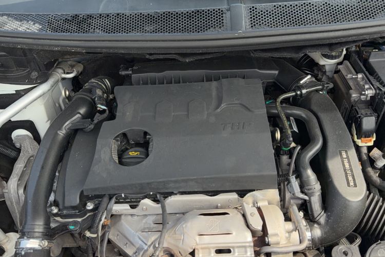 Used Citroen C5 AIRCROSS 2017 380THP Luxury Model Engine Bay