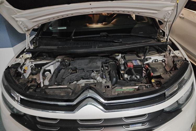 Used Citroen C5 AIRCROSS 2017 350THP Fashion Edition Engine Bay