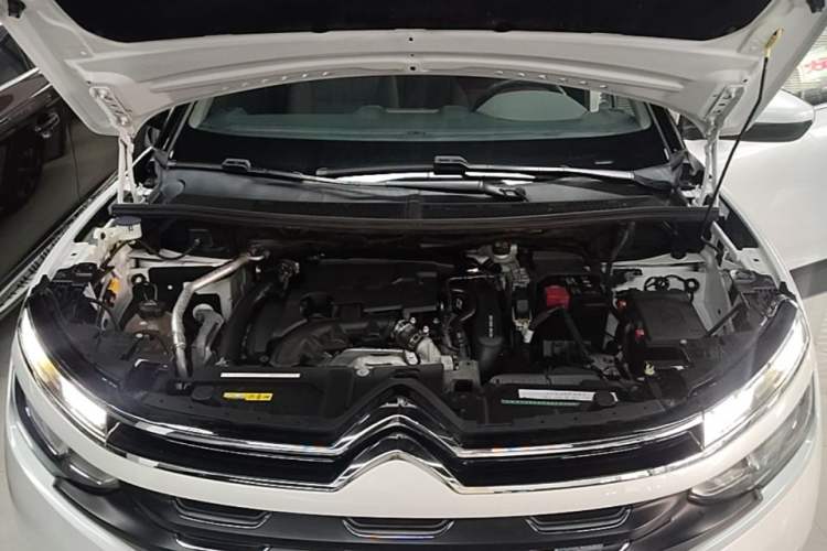 Used Citroen C5 AIRCROSS 2017 350THP Fashion Edition Engine Bay