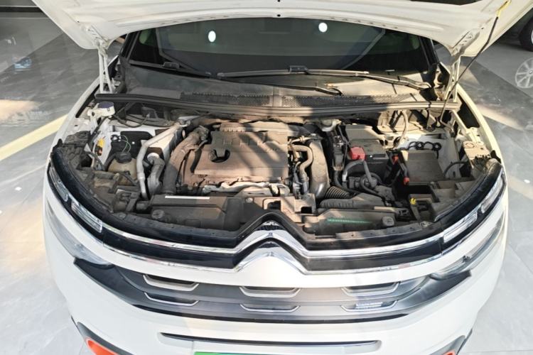Used Citroen C5 AIRCROSS 2017 380THP Luxury Model Engine Bay