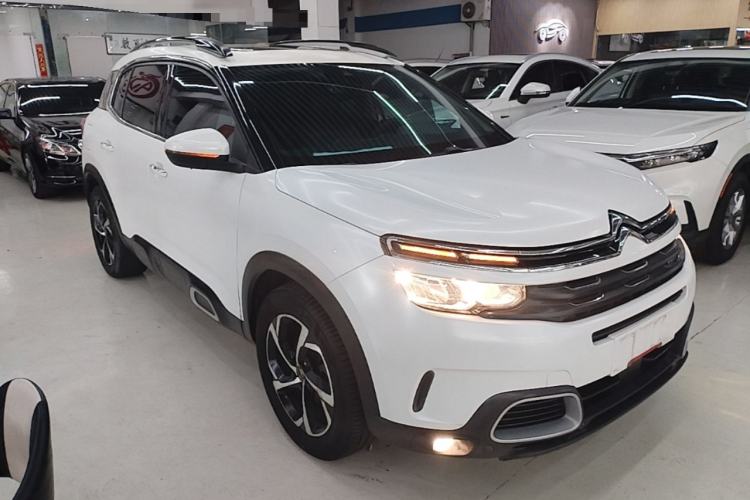 Used Citroen C5 AIRCROSS 2017 350THP Luxury Model Front Right 45 Deg