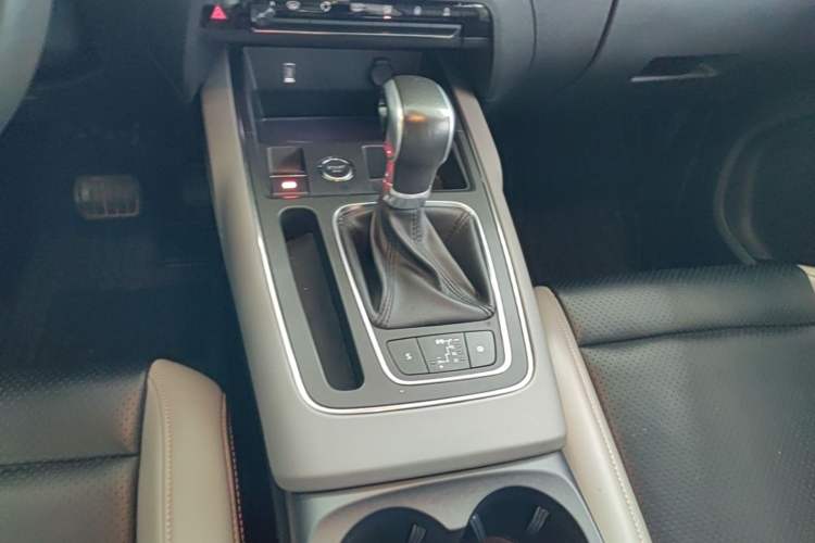 Used Citroen C5 AIRCROSS 2017 350THP Fashion Edition Gear Lever