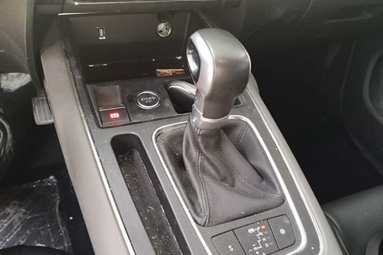 Used Citroen C5 AIRCROSS 2017 350THP Fashion Edition Gear Lever