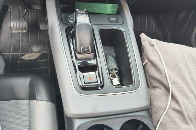 Used Citroen C5 AIRCROSS 2017 380THP Fashion Edition Gear Lever