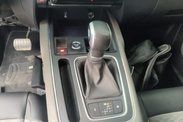 Used Citroen C5 AIRCROSS 2017 350THP Fashion Edition Gear Lever