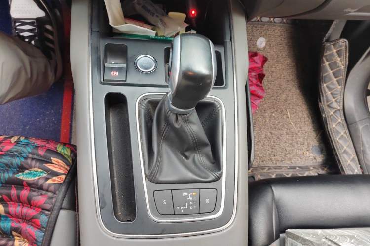 Used Citroen C5 AIRCROSS 2017 350THP Fashion Edition Gear Lever